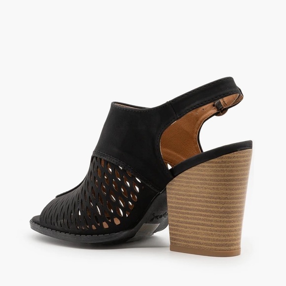 Qupid Barnes Stacked Heel Slingback Sandals - Picture 5 of 6